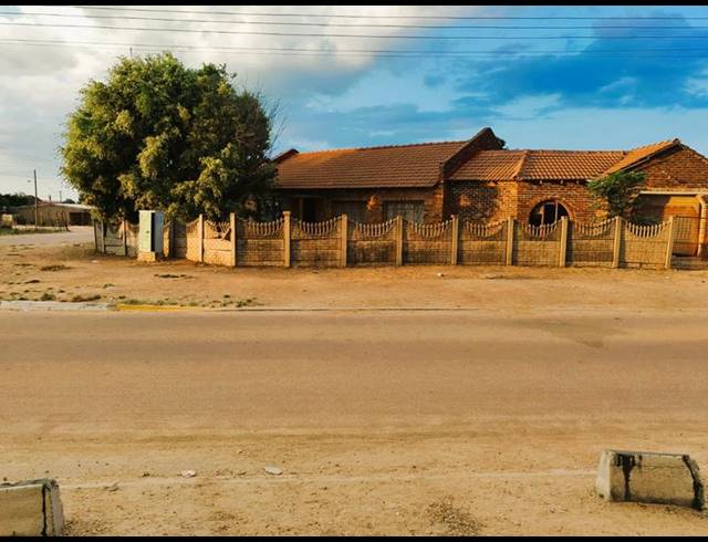 3 BEDROOM HOUSE FOR SALE IN SESHEGO C